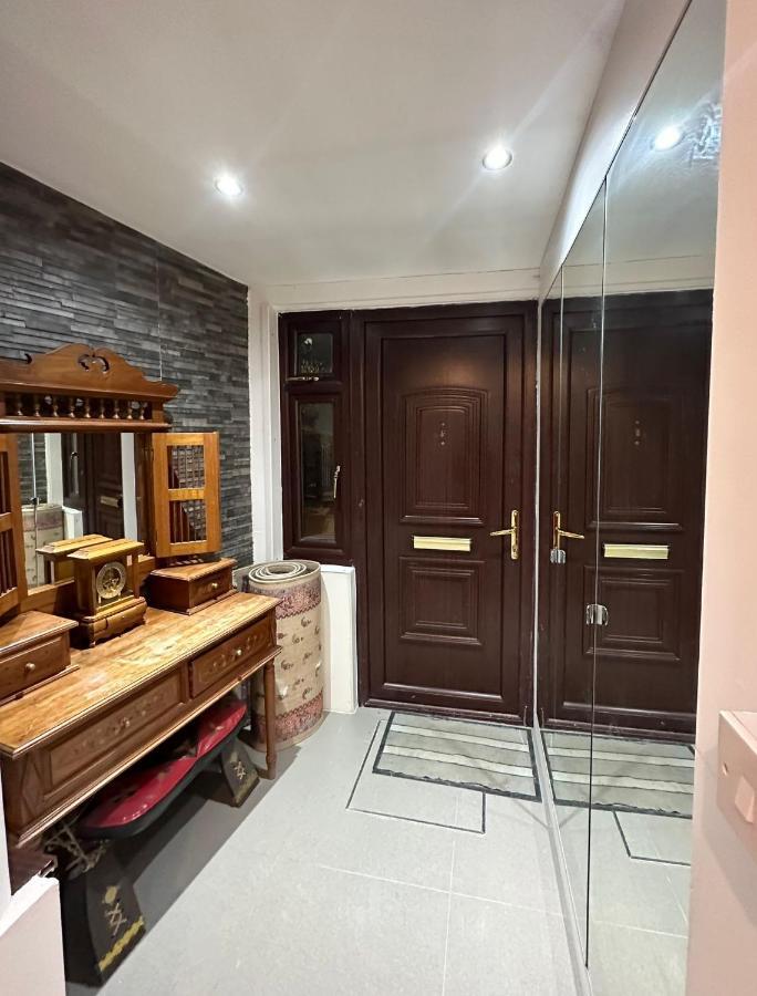 לונדון Modern Room In Spacious Home מראה חיצוני תמונה